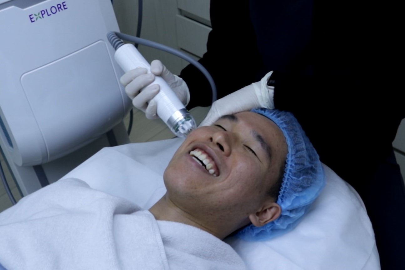 模特兒進行治療